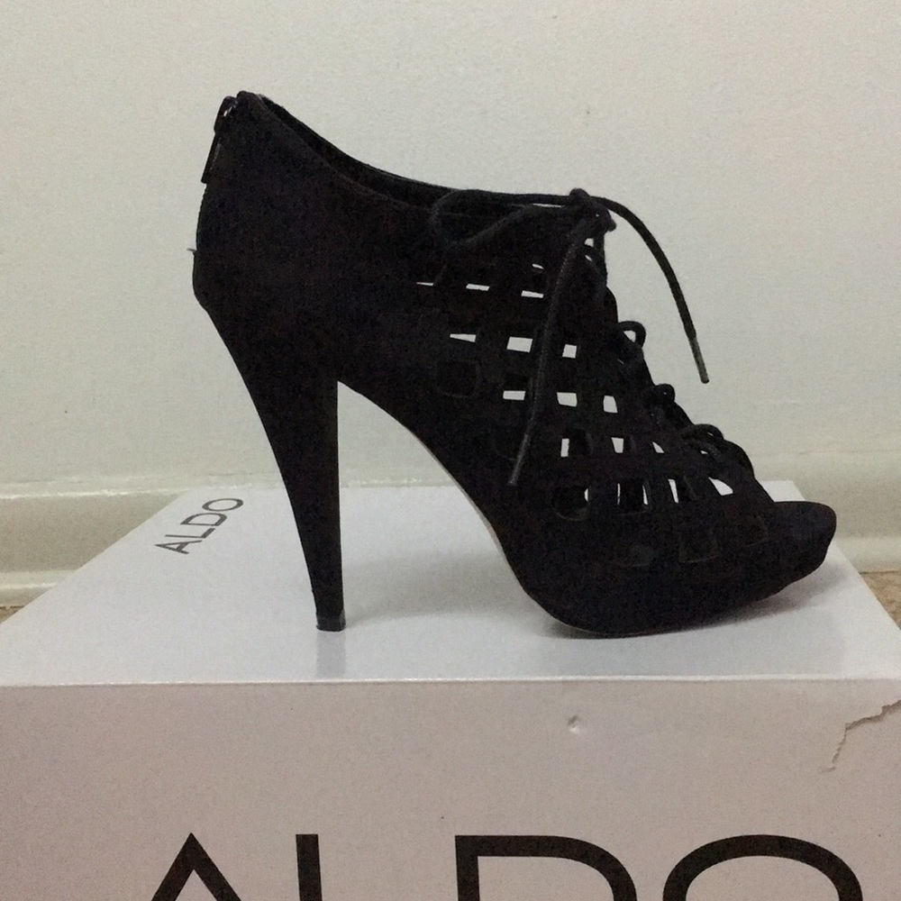 ALDO Lace-up Heel Bootie with Platform Gibbard 7M